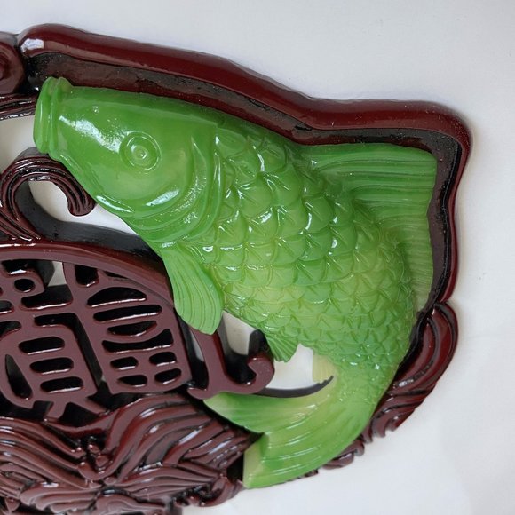 Beautiful Vintage Feng Shui Chinese Good Luck Green Resin Koi Fish Wood Wall Han - Picture 7 of 8